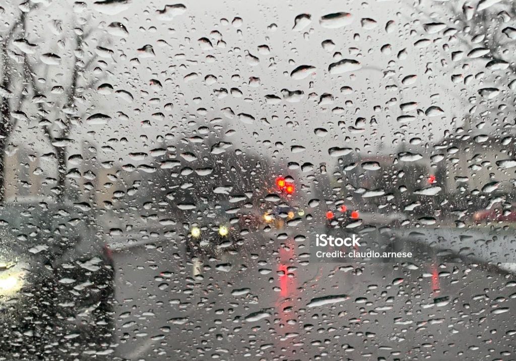 drive the car in bad weather